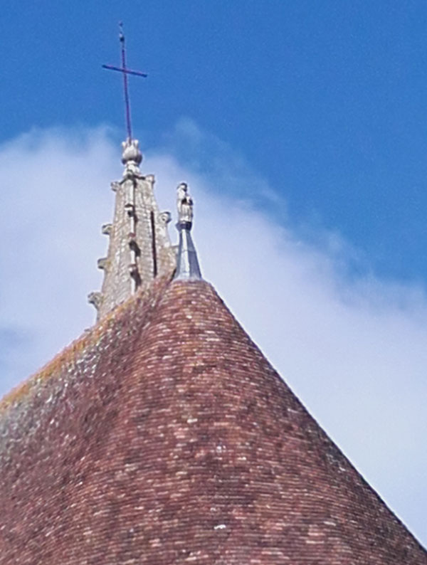 Sommet de l'abside l'abbatiale St-Pierre-St Paul, XVème.